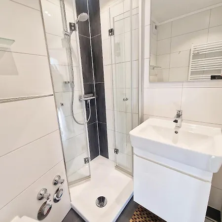 B05-001 アパート ハイリゲンハーフェン